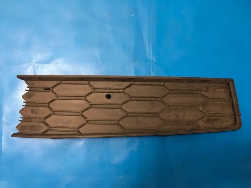 Решетка в бампер передняя левая Skoda Rapid 2020+