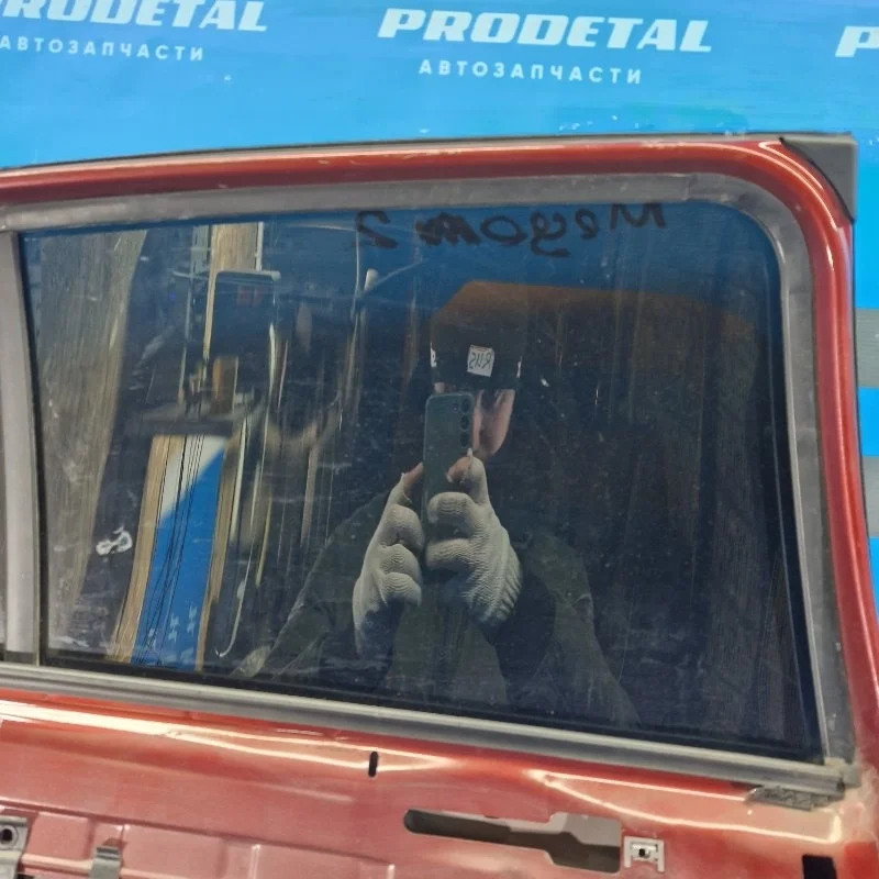 Стекло двери заднее левое Renault Megane 2
