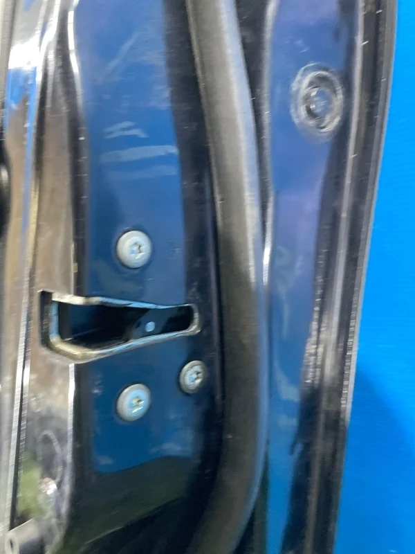 Замок двери передний правый Suzuki Grand Vitara