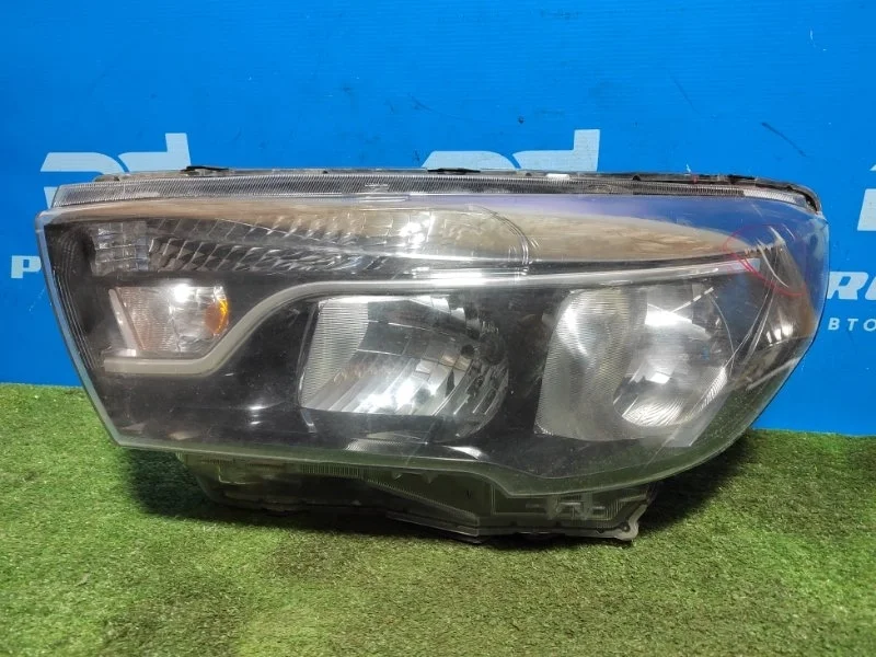 Решетка в бампер правая Skoda Octavia A7 2013-2020