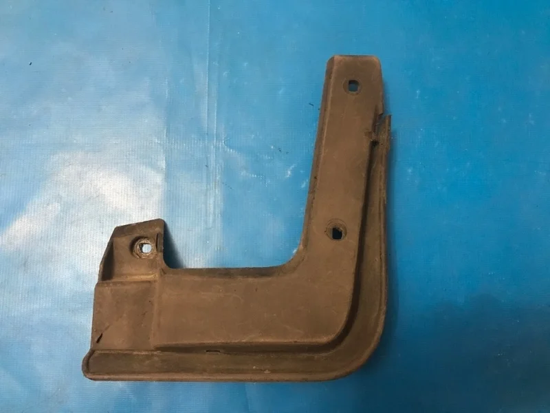 Брызговик передний левый Kia Ceed 2012-2018