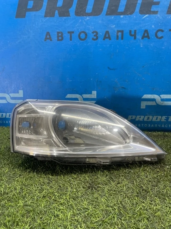Фара передняя правая Renault Logan