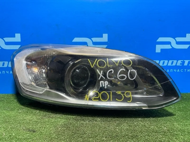 Фара передняя правая Volvo XC60