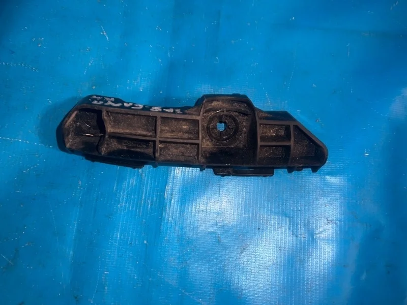 Кронштейн бампера задний правый Toyota RAV4 3ZRFAE