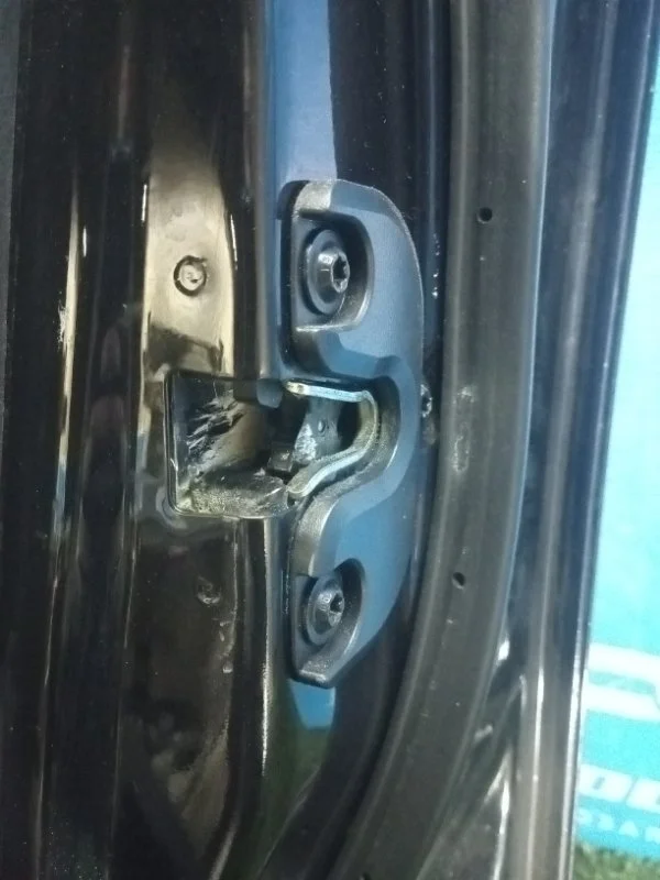 Замок двери передний правый Chevrolet Captiva C140