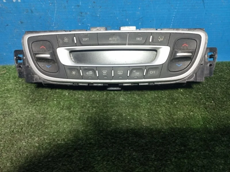 Блок управления климат-контролем Renault Fluence