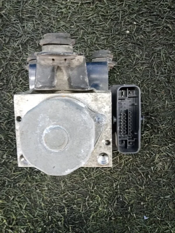 Блок ABS (насос) Volkswagen Polo HB 2009-2017