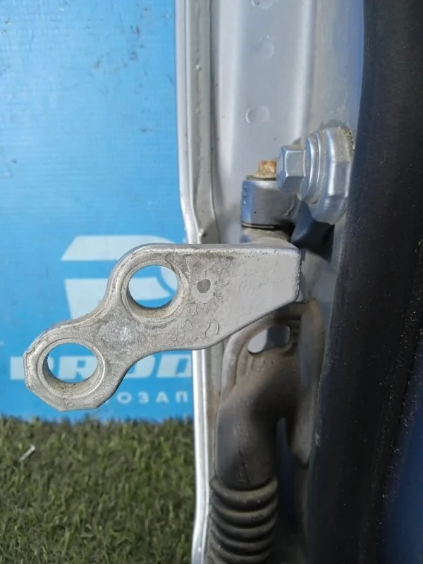 Петля двери задняя правая Ford Focus 2 2005-2008