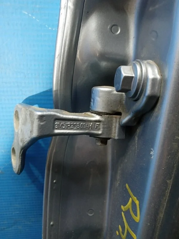 Петля двери задняя правая Ford Focus 2 2005-2008