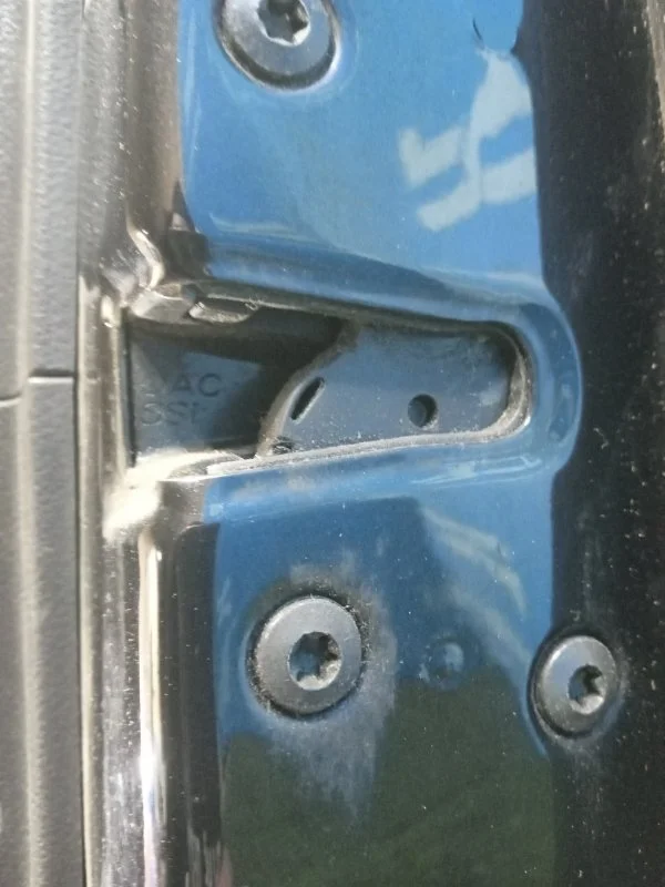 Замок двери передний правый Kia Sportage 2004-2010