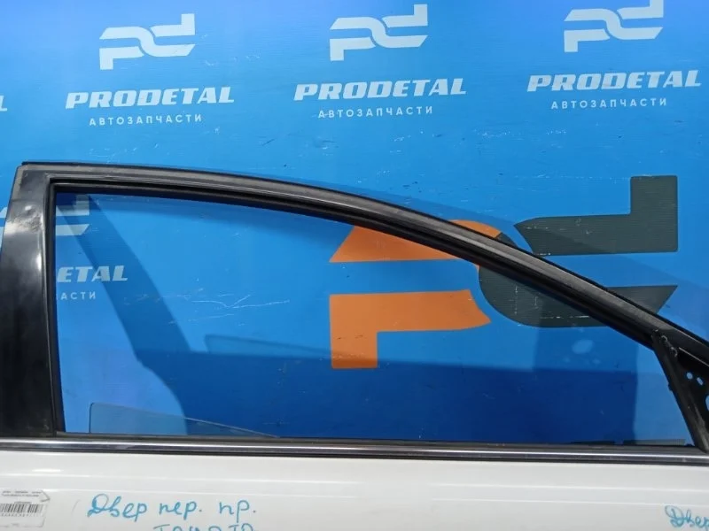 Стекло двери переднее правое Toyota Avensis 2