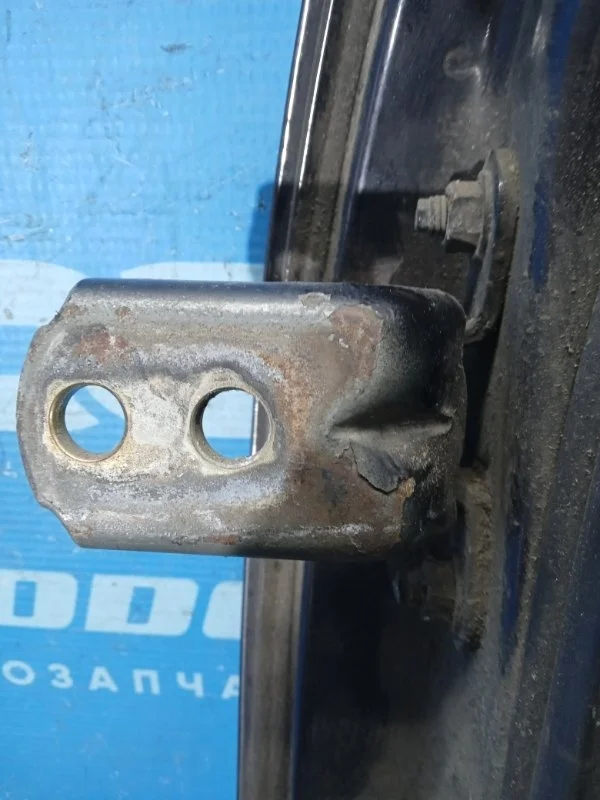 Петля двери передняя правая Nissan Maxima A32