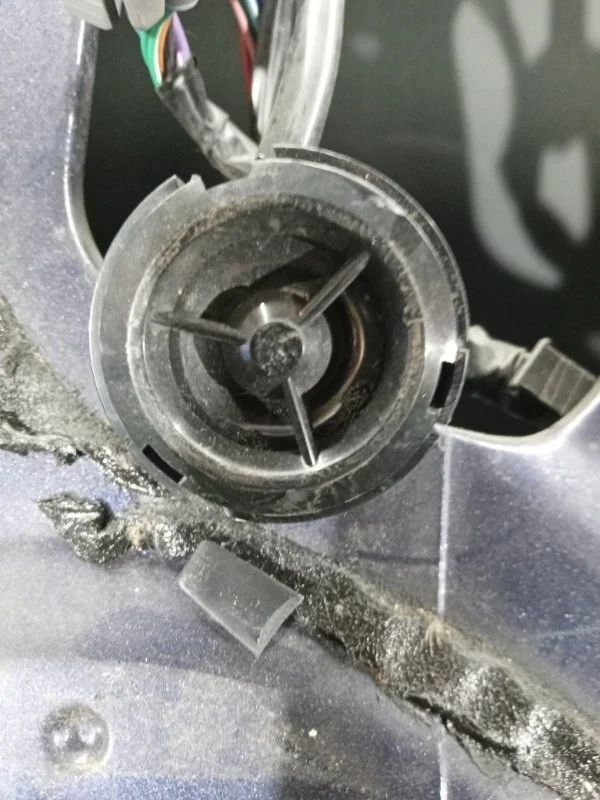 Динамик передний правый Mitsubishi Outlander XL