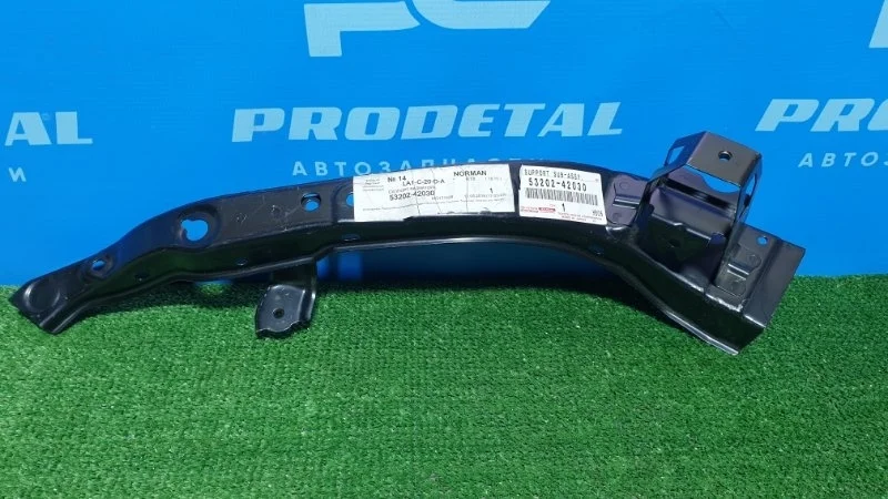 Кронштейн радиатора правый