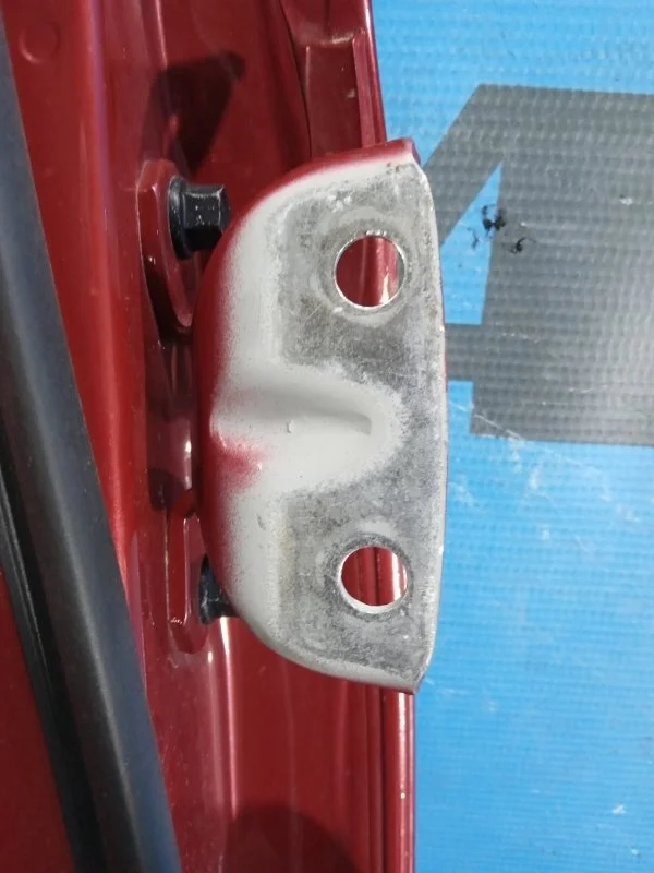 Петля двери задняя левая Hyundai i30 2007-2012