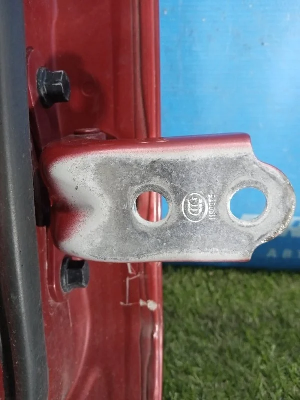 Петля двери задняя левая Hyundai i30 2007-2012