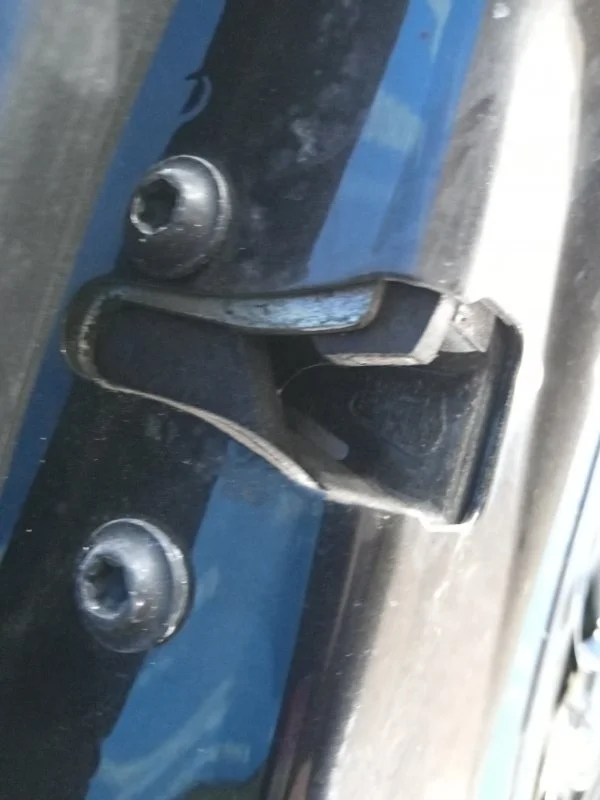 Замок двери задний левый Ssang Yong Actyon