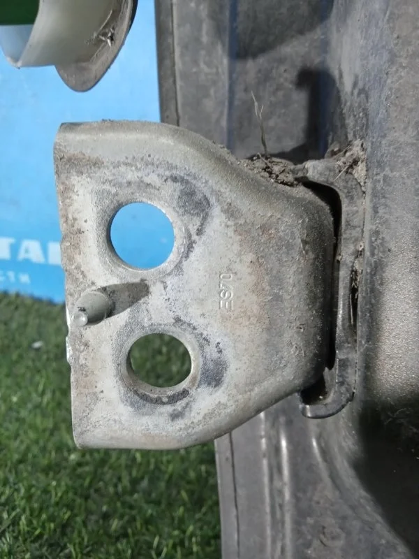 Петля двери передняя правая Citroen C4 2 2011>