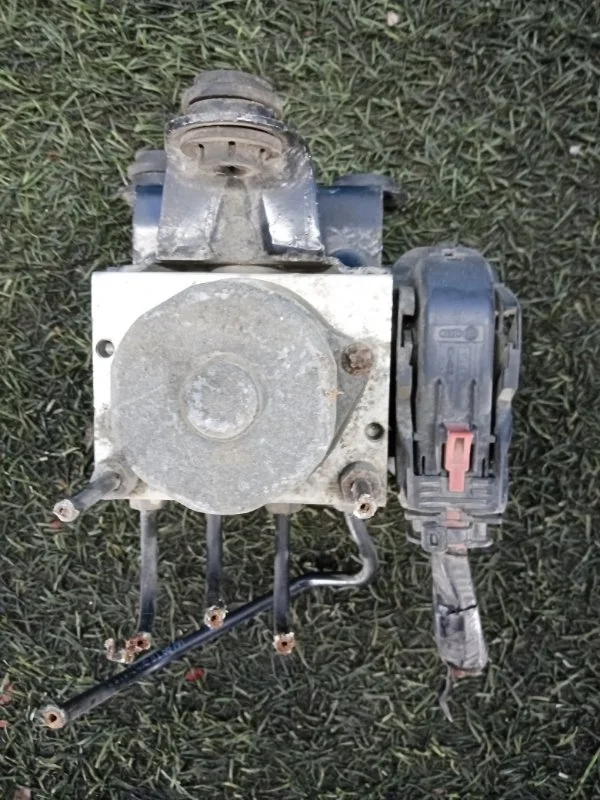 Блок ABS (насос) Volkswagen Polo 2009-2017