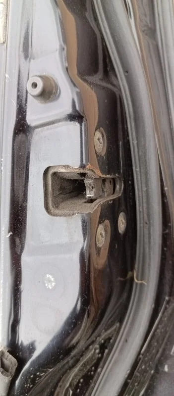 Замок двери передний правый Nissan Almera Classic