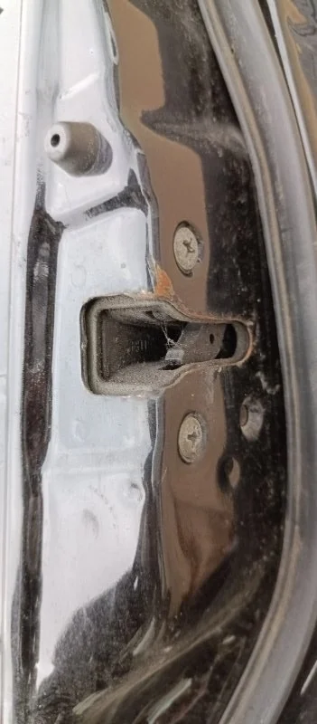 Замок двери передний правый Nissan Almera Classic