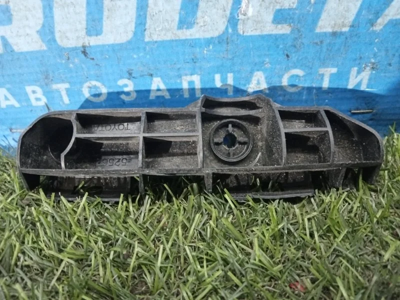 Кронштейн бампера задний правый Toyota RAV4