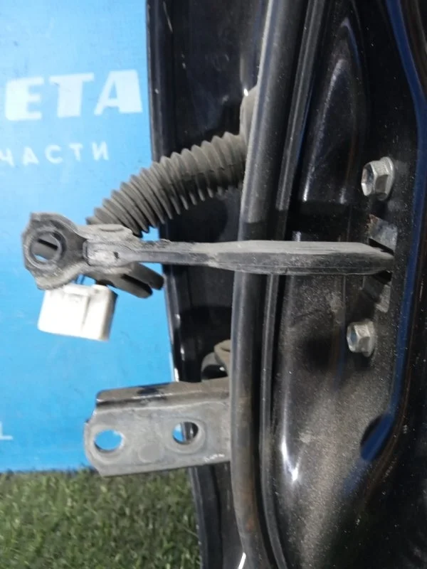 Ограничитель двери задний правый Toyota Camry V40