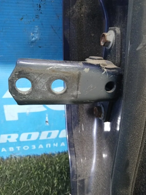 Петля двери задняя правая Mitsubishi Outlander XL