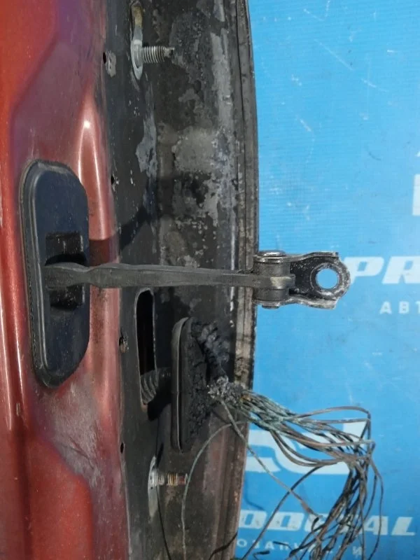 Ограничитель двери передний левый Nissan Qashqai