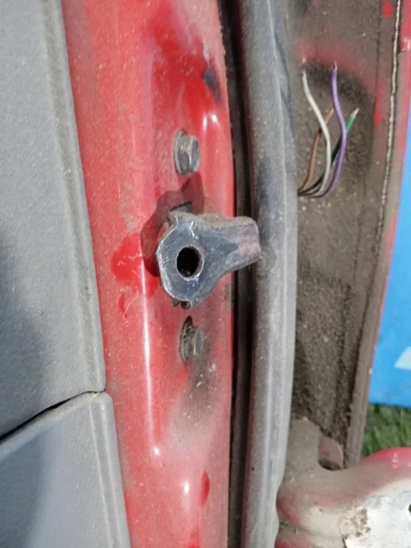 Ограничитель двери задний левый Chevrolet Lacetti