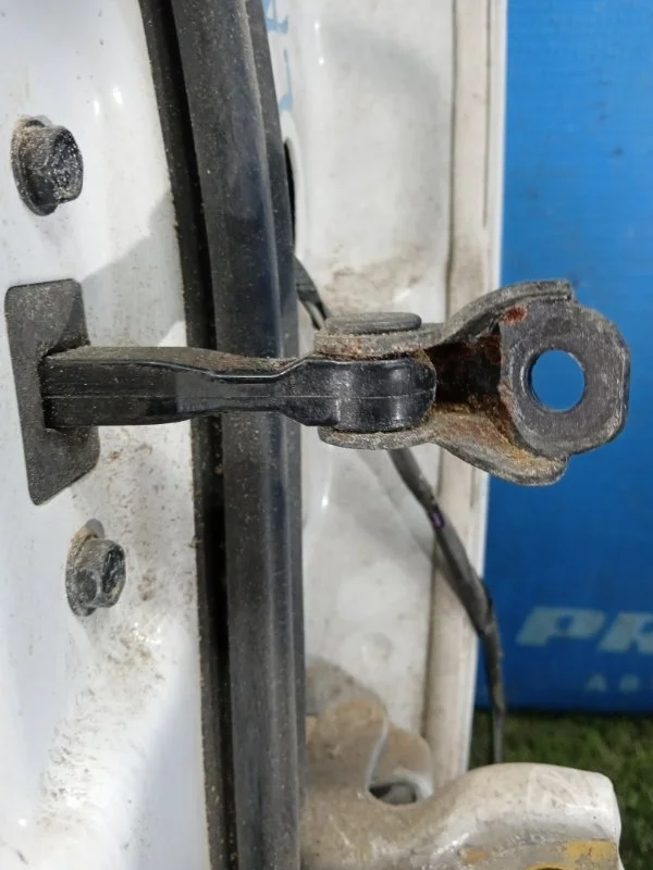 Ограничитель двери задний левый Chevrolet Lacetti