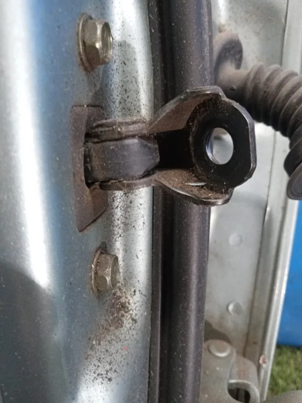 Ограничитель двери задний левый Chevrolet Lacetti