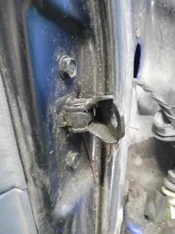 Ограничитель двери задний левый Chevrolet Lacetti