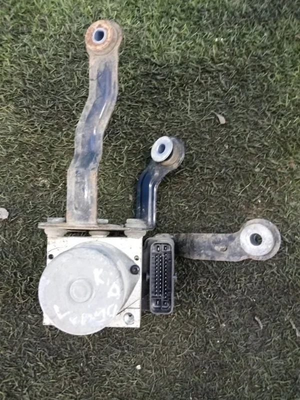 Блок ABS (насос) Kia Venga ХЕТЧБЭК 1.4 G4FA HETVEK