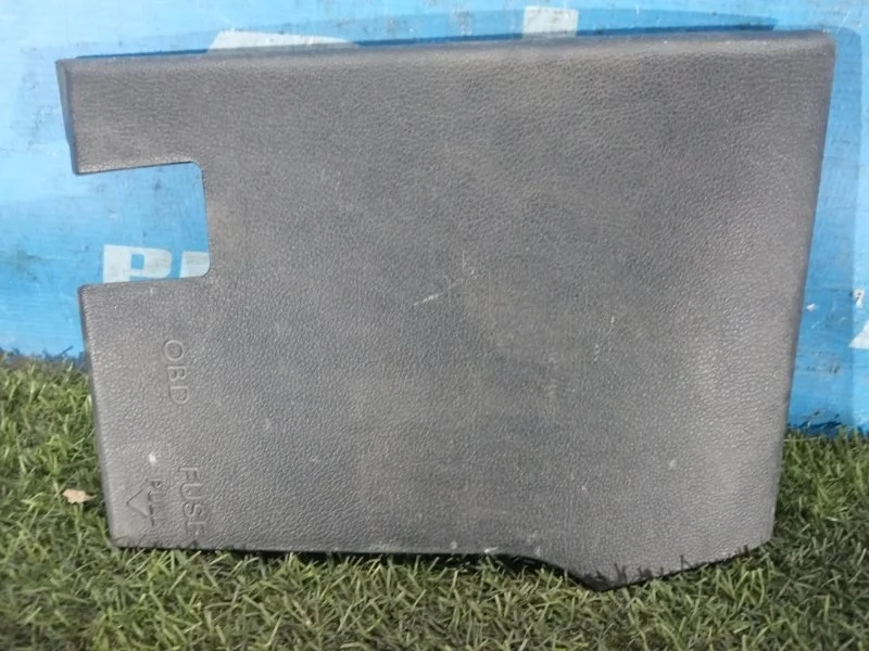 Крышка блока предохранителей Kia Rio СЕДАН G4FC