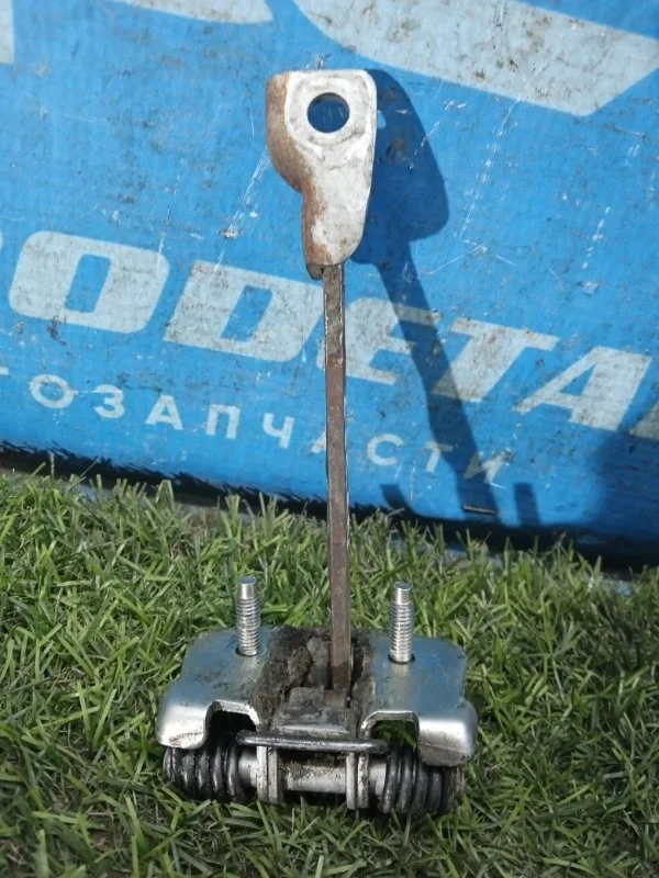 Ограничитель двери Renault Logan СЕДАН 2005-2014