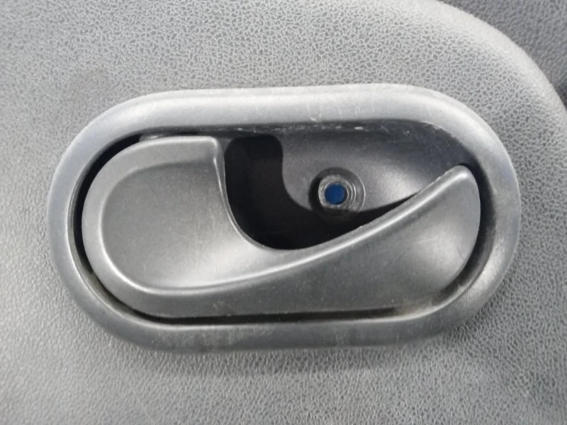 Ручка двери внутренняя задняя левая Renault Logan