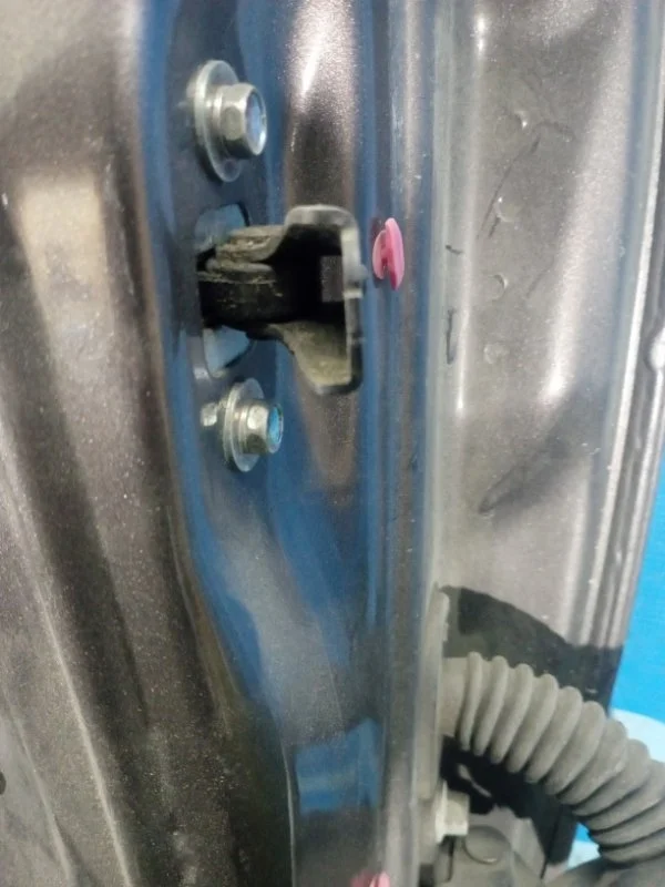 Ограничитель двери передний левый Honda CR-V