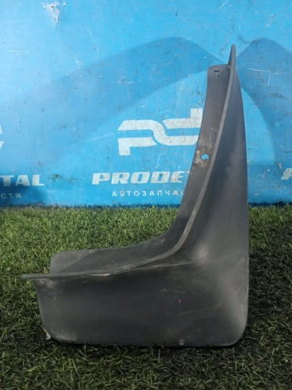 Брызговик задний правый Mitsubishi Outlander XL
