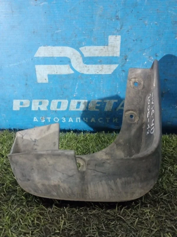 Брызговик передний правый Honda Civic 1.8 16V