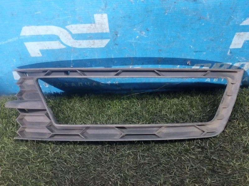 Накладка птф левая Skoda Rapid 2013-2020