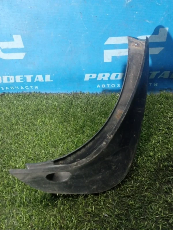 Брызговик задний правый Nissan Qashqai J10
