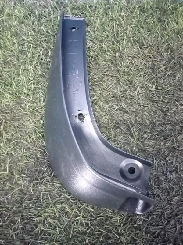 Брызговик передний левый Kia Ceed 2007>