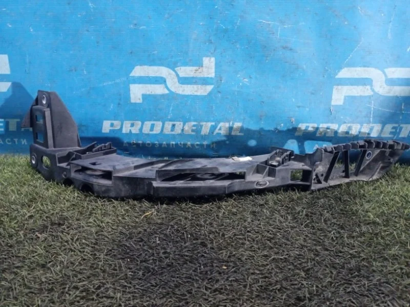 Кронштейн фонаря левый Volkswagen Polo HB CFNA