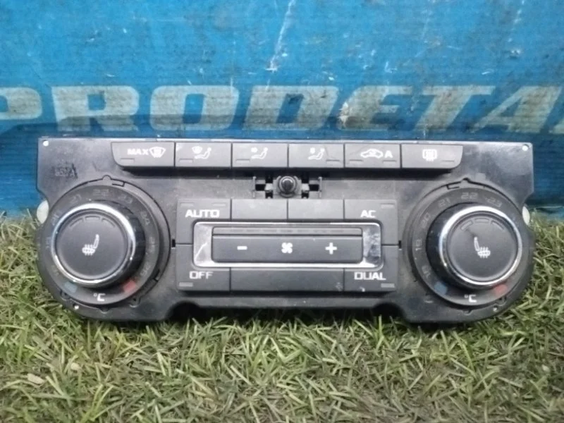 Блок управления климат-контролем Skoda Superb