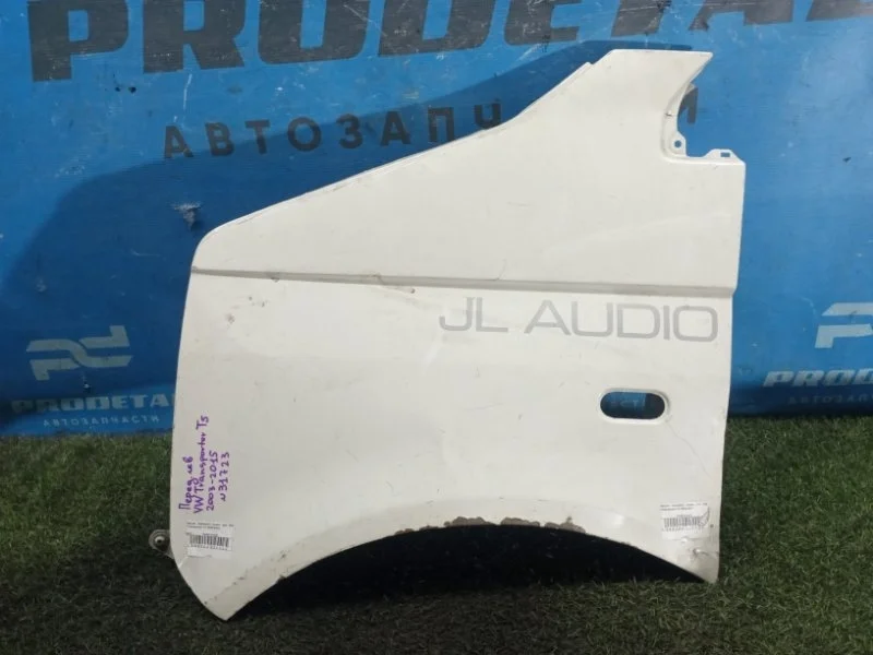 Крыло переднее левое Volkswagen Transporter