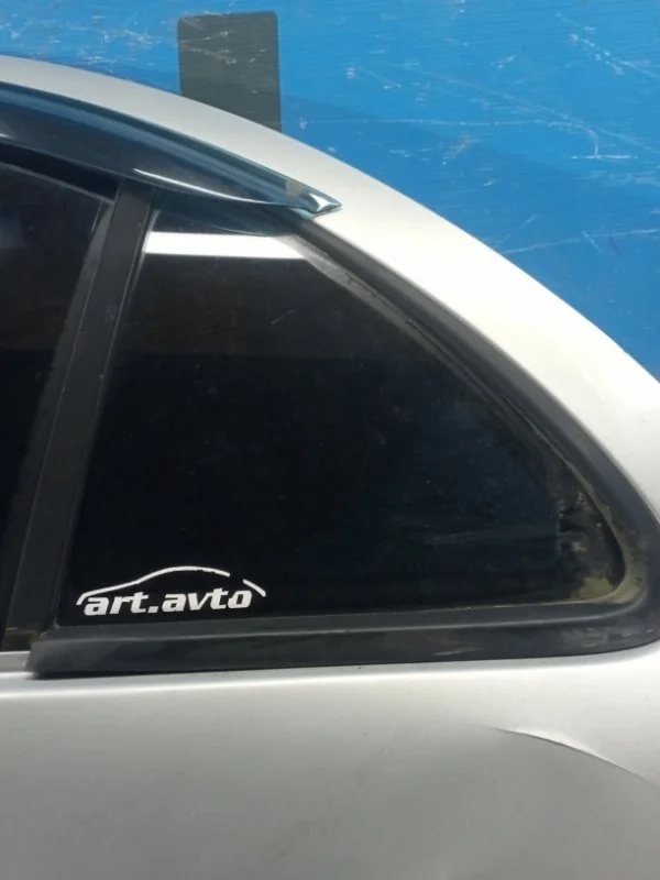 Форточка двери задняя левая Nissan Almera Classic