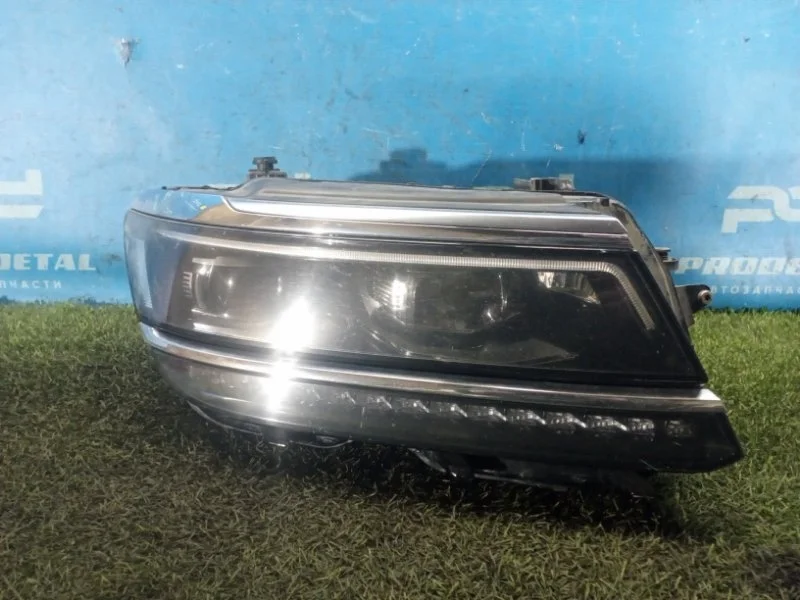 Фара передняя правая Volkswagen Tiguan 2016>
