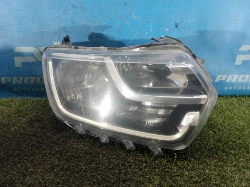 Фара передняя правая Renault Duster