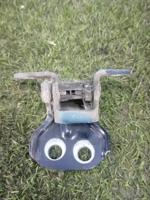 Петля двери задняя правая Ford Fusion 1.4 ASDB